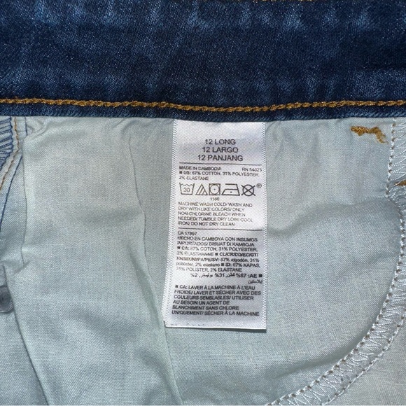 Old Navy Straight Leg Jeans - Picture 3 of 5